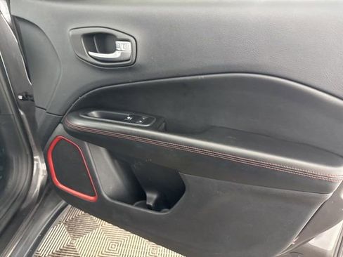 Used 2019 Jeep Compass Trailhawk image 30