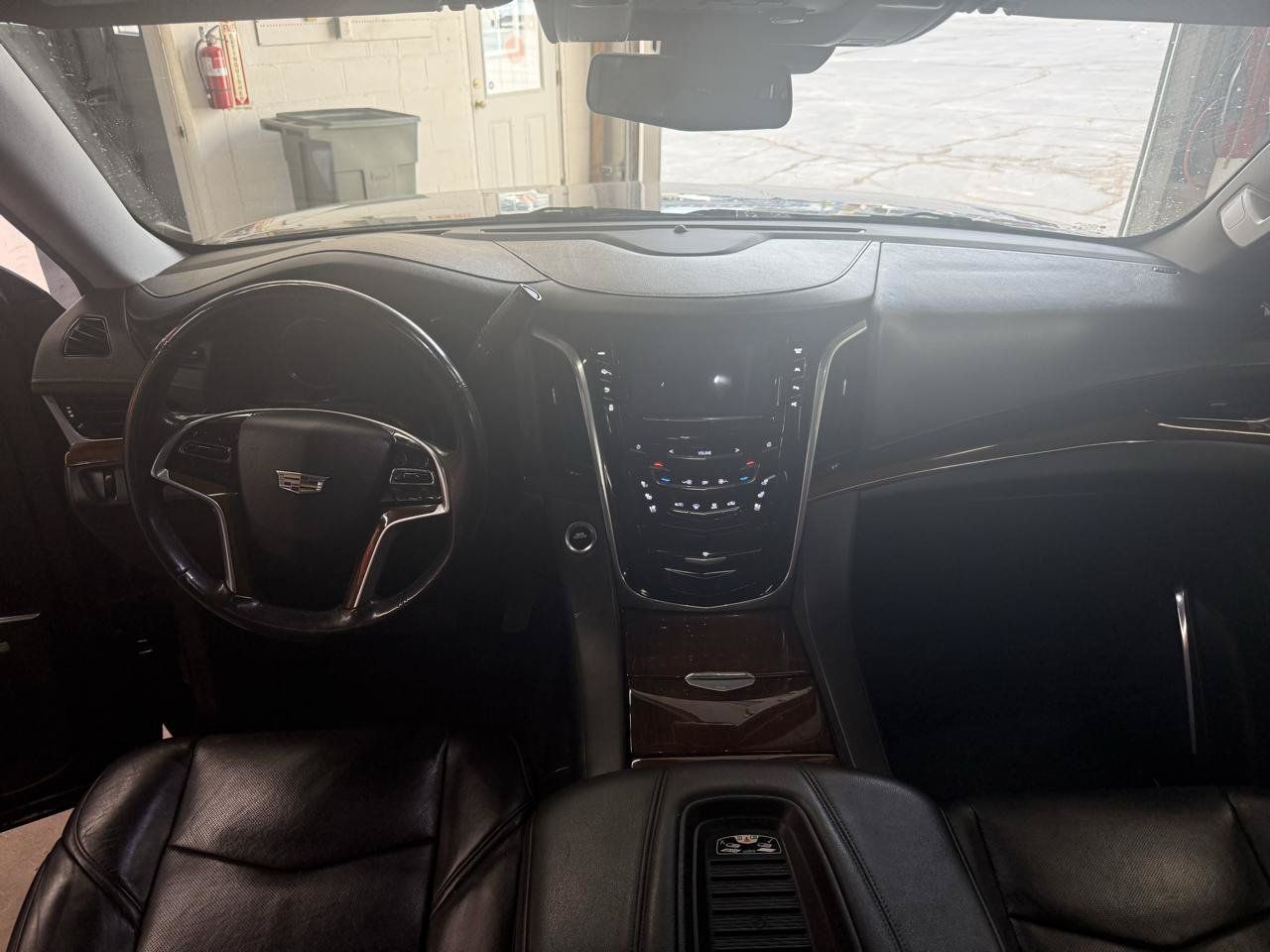 Used 2020 Cadillac Escalade Luxury AWD/4WD image 12