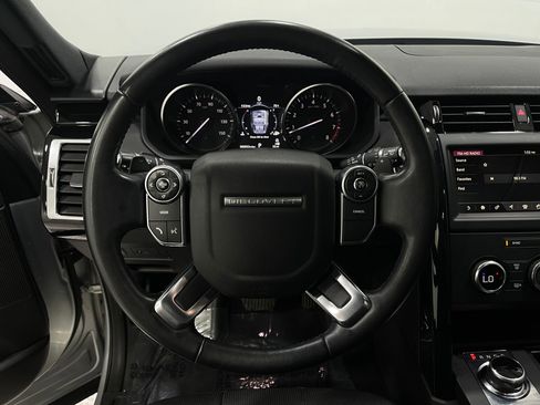 Used 2018 Land Rover Discovery SE image 22