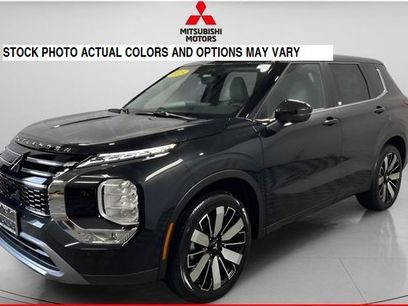 Used 2025 Mitsubishi Outlander SE