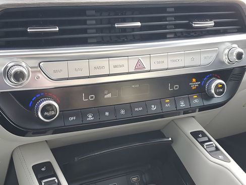 Used 2021 Kia Telluride SX w/ Towing Package FWD image 28
