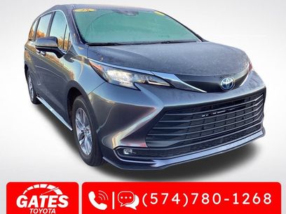 Used 2025 Toyota Sienna XLE