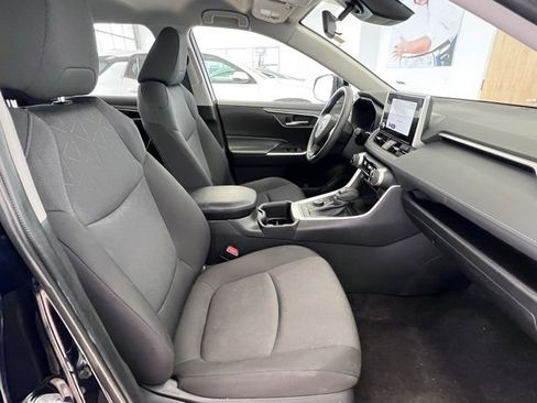 Used 2025 Toyota RAV4 XLE image 19