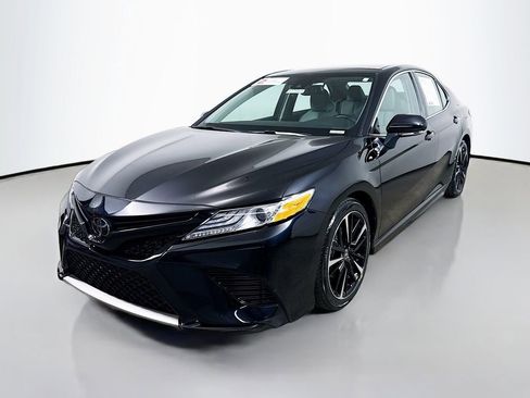 Certified 2020 Toyota Camry XSE FWD image 3