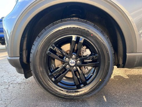 Used 2022 Ford Explorer XLT image 18