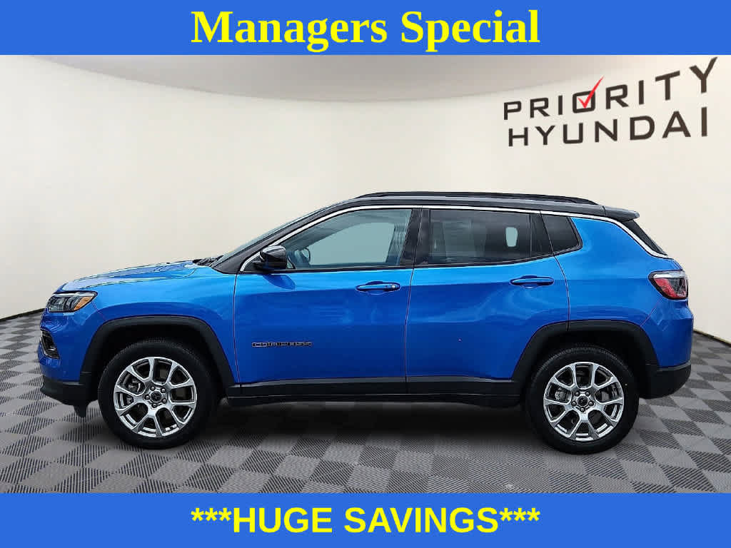 Used 2025 Jeep Compass Limited AWD/4WD image 7