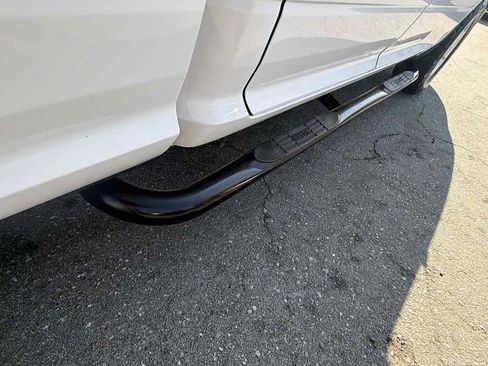 Used 2018 RAM 1500 ST w/ SXT Appearance Group AWD/4WD image 16