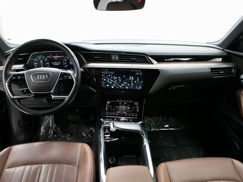 Used 2022 Audi e-tron Premium Plus w/ Premium Plus Package image 13