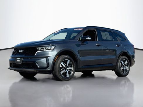 Used 2022 Kia Sorento S FWD image 3