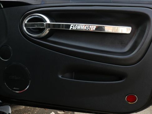 Used 2004 Chevrolet SSR w/ Preferred Equipment Group RWD image 44