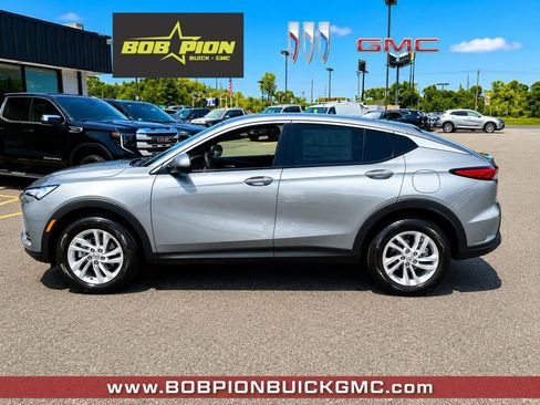 New 2026 Buick Envista Preferred FWD image 2