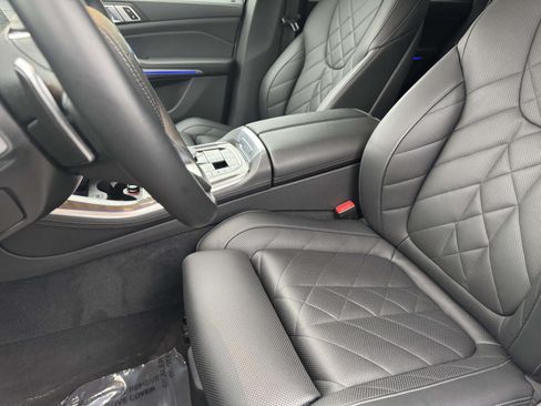 Used 2023 BMW X5 xDrive40i w/ Premium Package AWD/4WD image 19