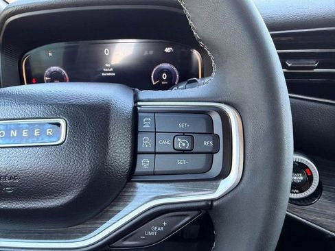 Used 2024 Jeep Wagoneer Series II image 14