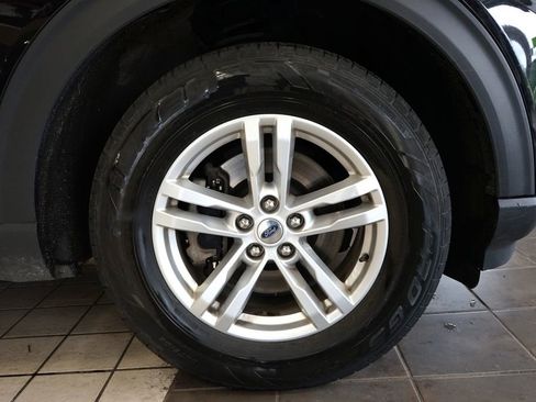 Used 2020 Ford Explorer XLT w/ Equipment Group 202A AWD/4WD image 53