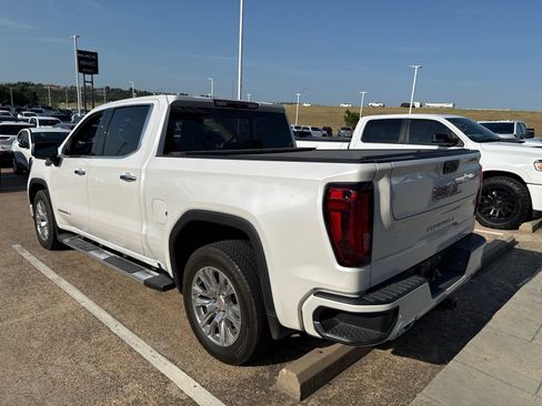 Used 2024 GMC Sierra 1500 Denali RWD image 9