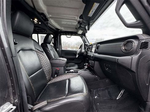 Used 2021 Jeep Gladiator Overland image 16