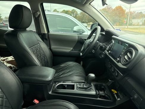 Used 2023 Toyota Tacoma SR image 41