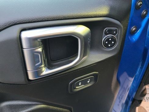 Used 2024 Jeep Wrangler Willys image 10