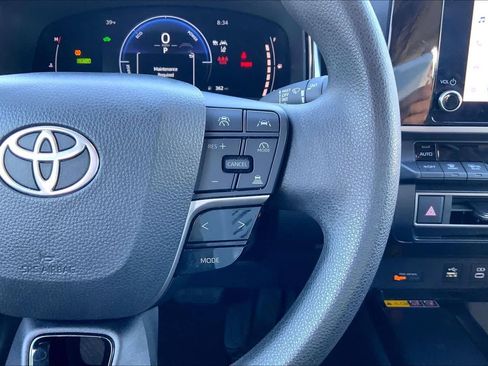 Used 2025 Toyota Camry LE image 24