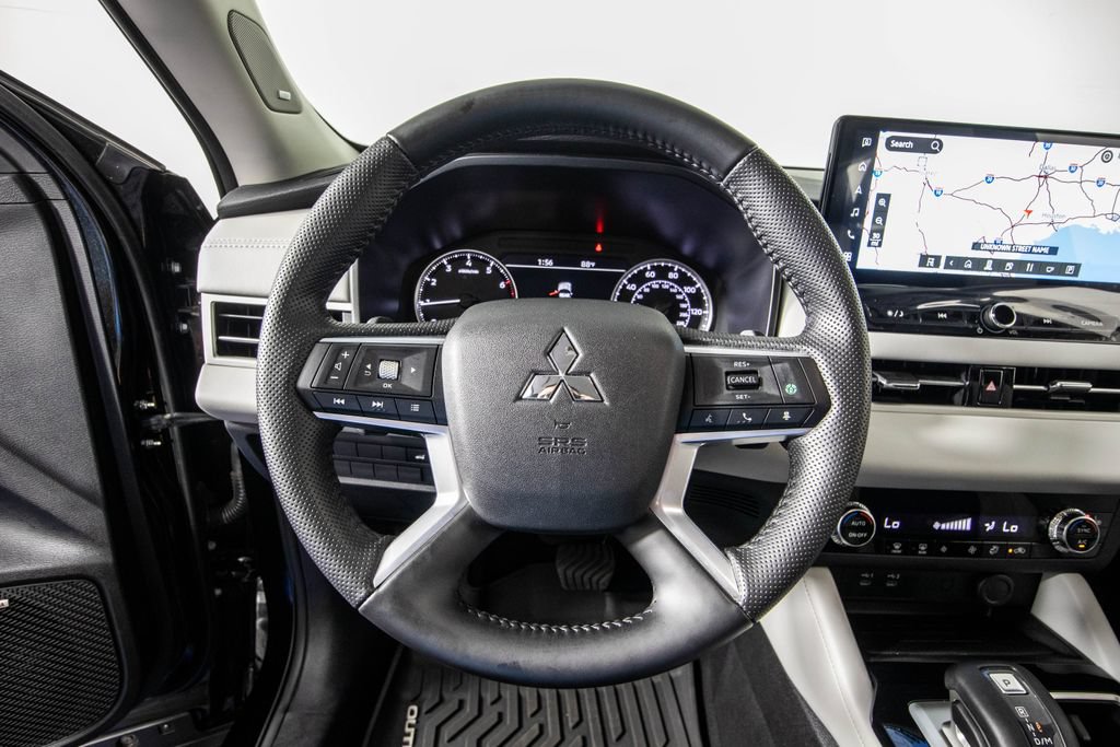 Used 2025 Mitsubishi Outlander SE FWD image 19