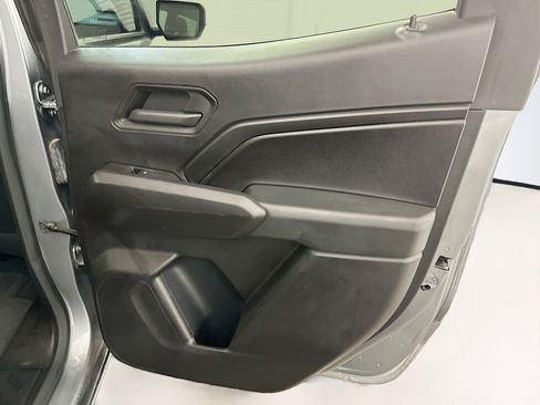 Used 2024 Chevrolet Colorado Trail Boss w/ Technology Package image 31