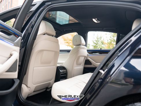 Used 2017 BMW 540i image 21