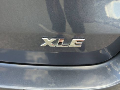 Used 2017 Toyota Highlander XLE FWD image 22