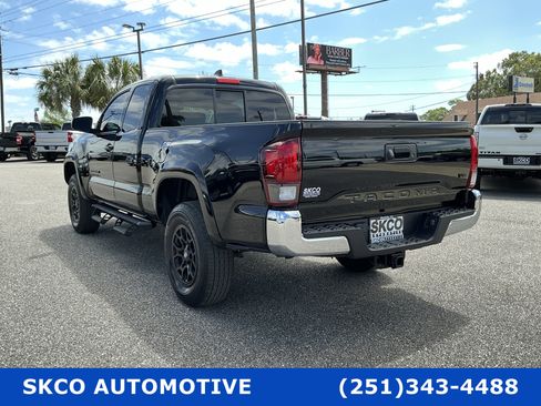 Used 2022 Toyota Tacoma SR5 image 8