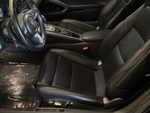 Used 2019 Porsche 911 Turbo image 19