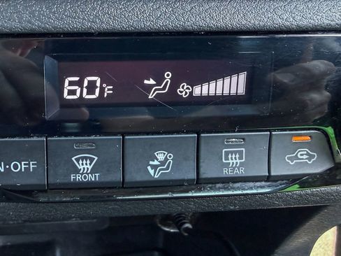 Used 2022 Nissan Kicks SV FWD image 11