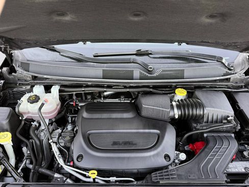 Used 2022 Chrysler Pacifica Limited FWD image 51