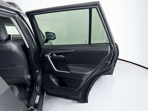 Used 2023 Toyota RAV4 XLE Premium image 30