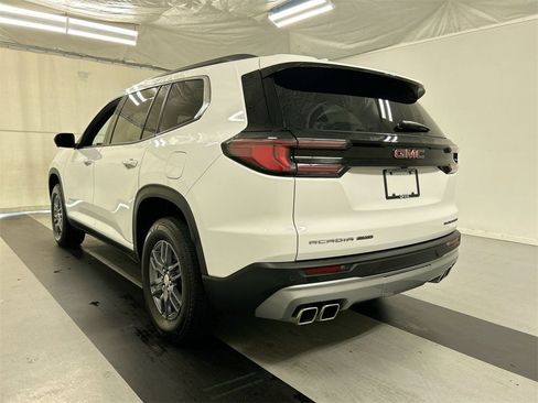 Used 2025 GMC Acadia Elevation image 7