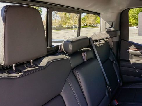 New 2026 GMC Sierra 1500 SLT w/ SLT Convenience Package AWD/4WD image 12