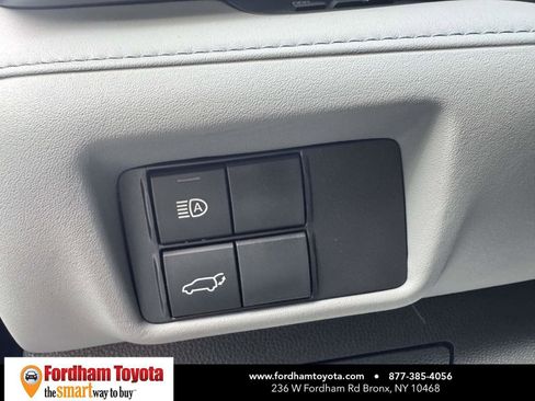 Used 2022 Toyota Highlander XLE image 20