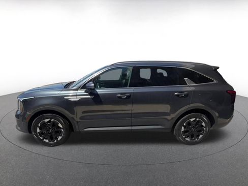 Used 2024 Kia Sorento S FWD image 12