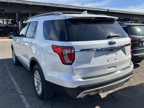 Used 2017 Ford Explorer XLT w/ Equipment Group 202A image 6