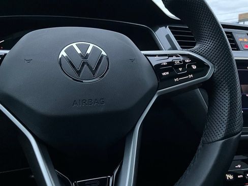 Used 2022 Volkswagen Tiguan SEL R-Line image 20