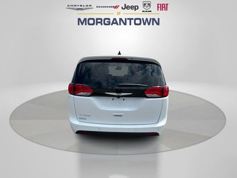 New 2025 Chrysler Voyager LX image 7