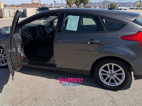 Used 2018 Ford Focus SE FWD image 12