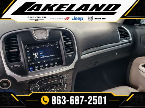 Used 2022 Chrysler 300 Touring L RWD image 20