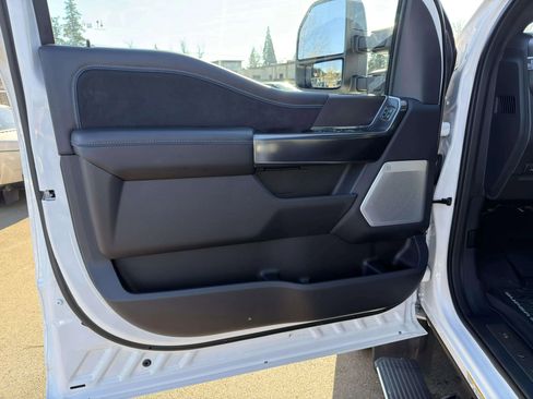 Used 2026 Ford F450 Platinum image 17