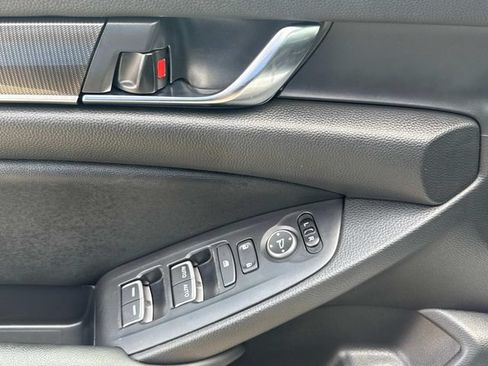 Used 2022 Honda Accord Sport image 25