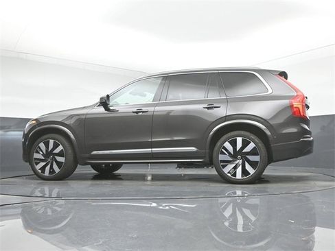 Used 2024 Volvo XC90 T8 Ultimate w/ Lounge Package image 42