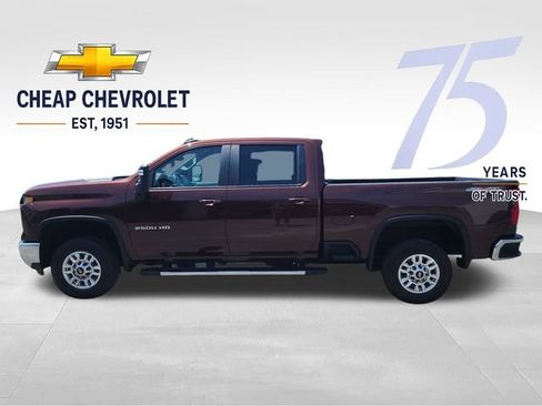 Used 2024 Chevrolet Silverado 2500 LT AWD/4WD image 2