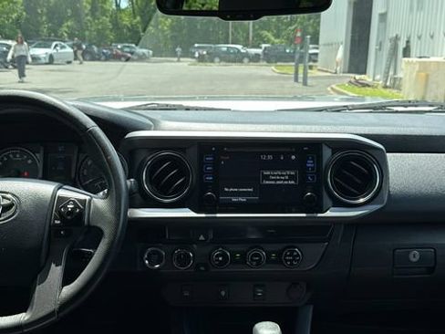 Used 2017 Toyota Tacoma TRD Off-Road w/ Tow Package (A/T) AWD/4WD image 24