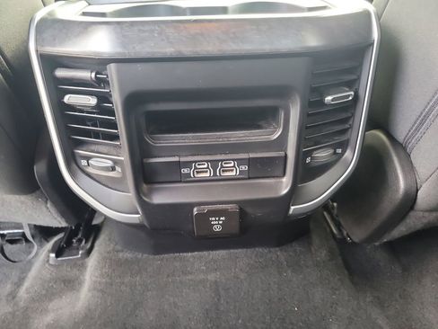 Used 2021 RAM 1500 Big Horn AWD/4WD image 17