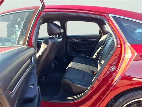 Used 2018 Honda Accord Sport image 11