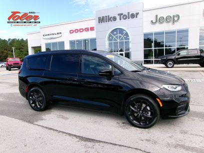 New 2026 Chrysler Pacifica Limited