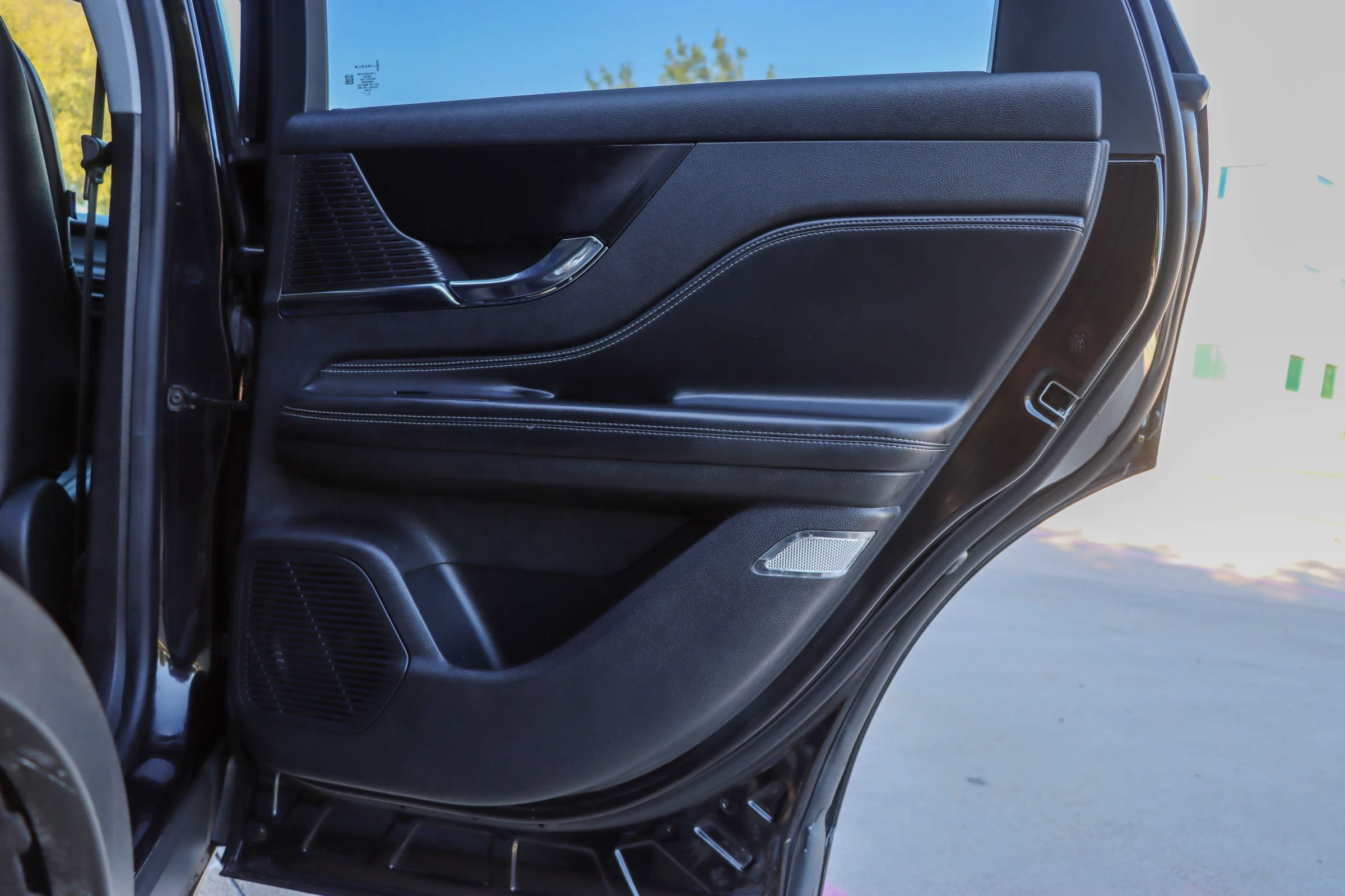 Used 2020 Lincoln Corsair AWD w/ Premium Package image 11